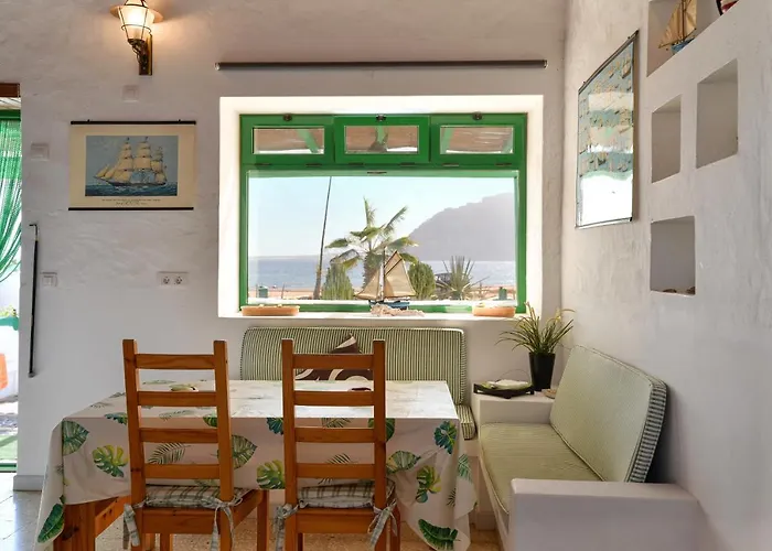 Flores בית נופש *